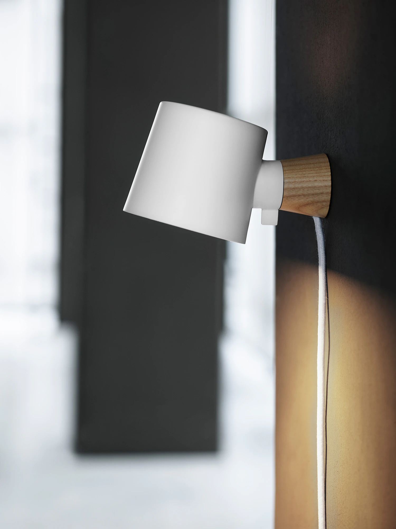 Normann Copenhagen Rise Vägglampa, vit från Normann Copenhagen, bild 3