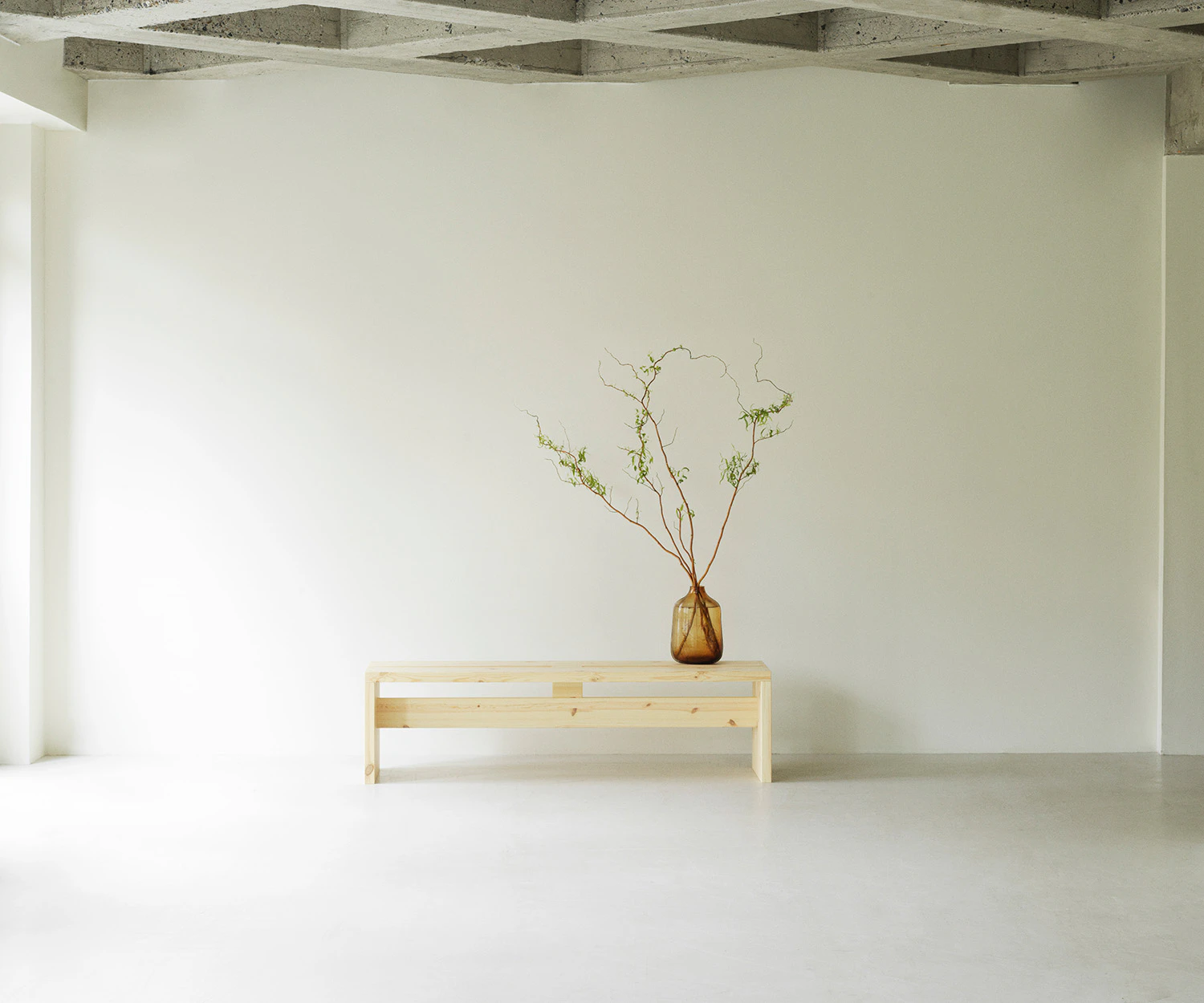 Normann Copenhagen Stretch Bänk, klarlackerad från Normann Copenhagen, bild 5