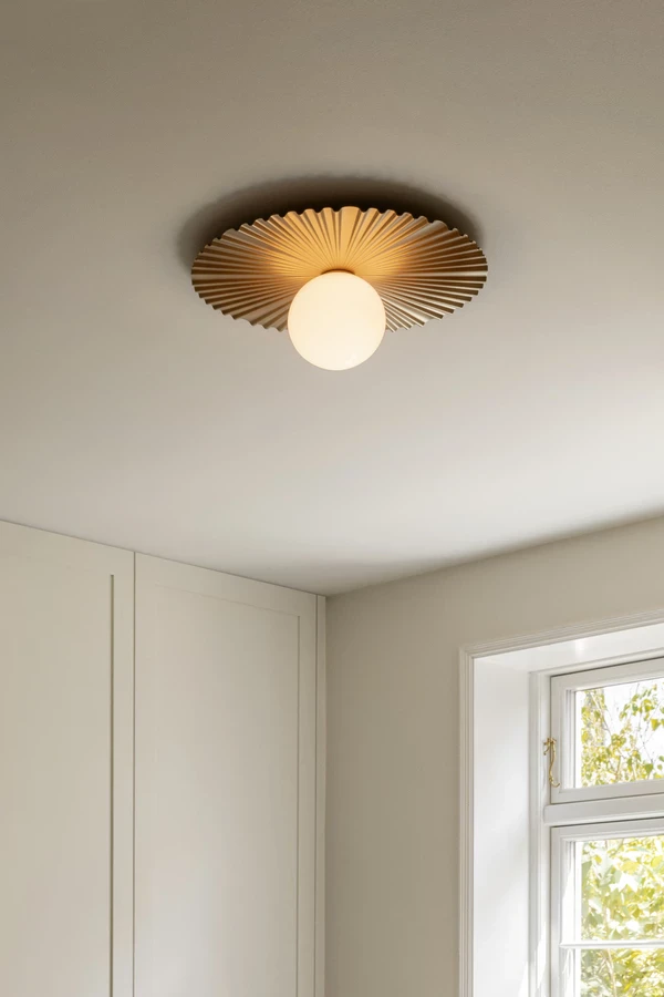 Nuura Liila Muuse Vägg-/taklampa 420 Mm, guld från Nuura, bild 2