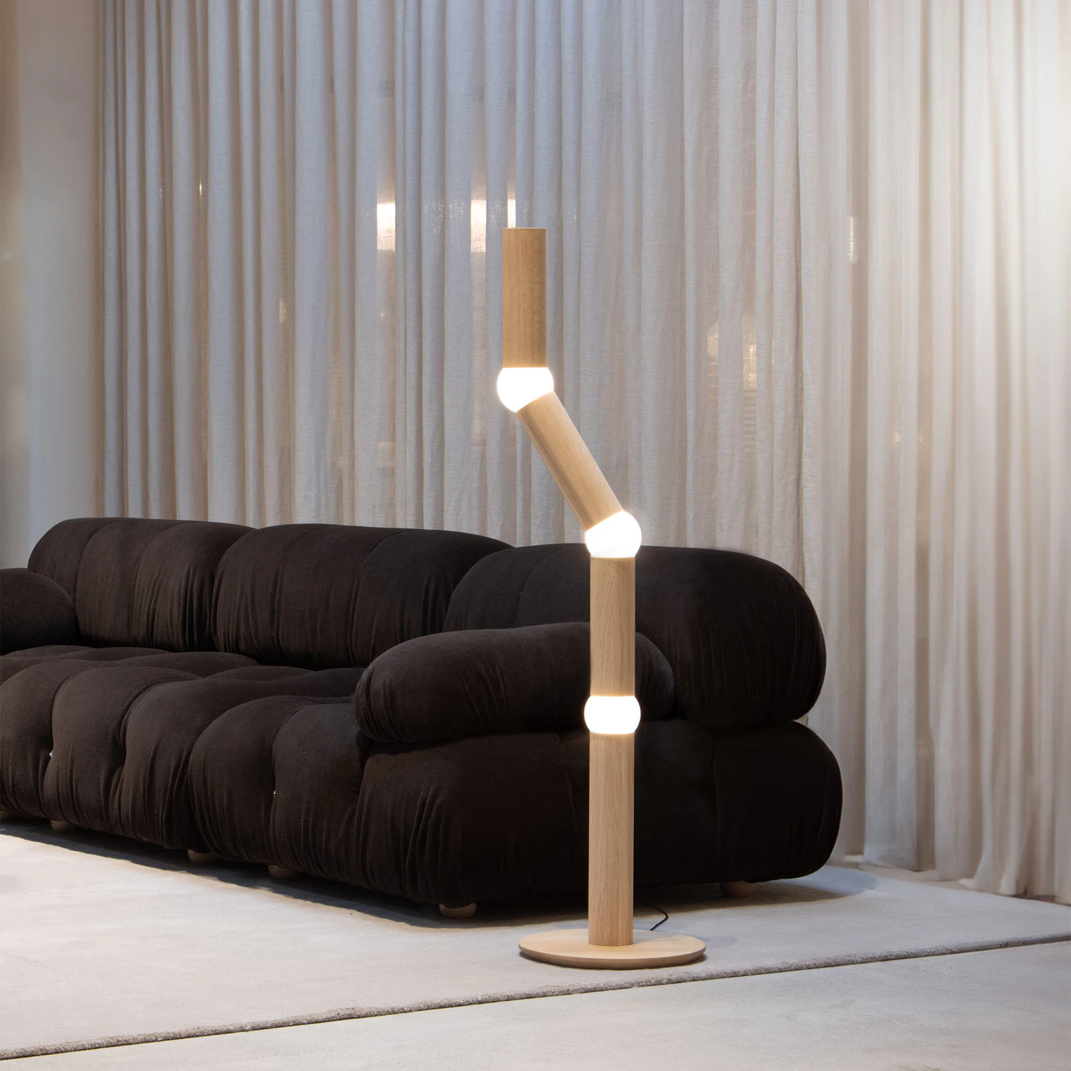 Oblure Lightbone Golvlampa, ek från Oblure, bild 4