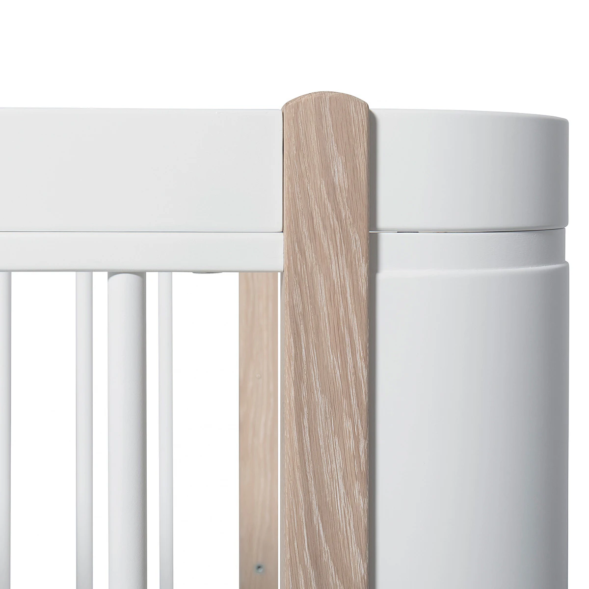 Oliver Furniture Wood Mini+ Cot Säng Inkl. Junior Kit /ek, vit från Oliver Furniture, bild 6