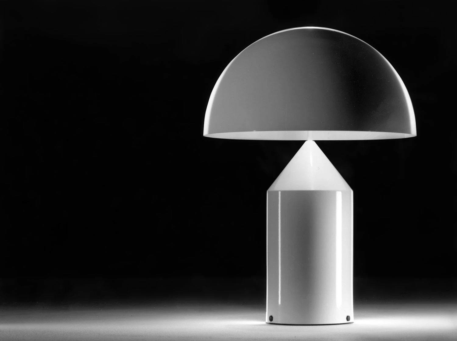 Oluce Atollo 233 Bordslampa 70 Cm, vit från Oluce, bild 3