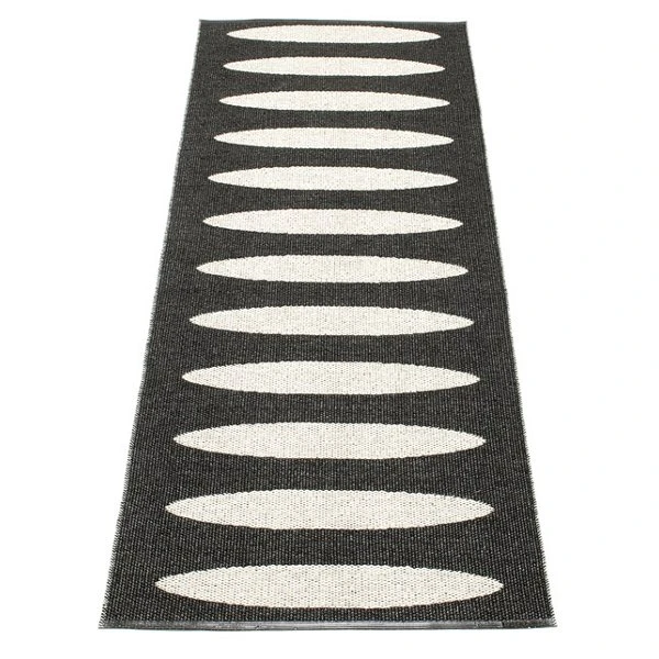 Pappelina Ella Matta 70x300 Cm Black/vanilla - Mönstrade mattor Pvc Svart