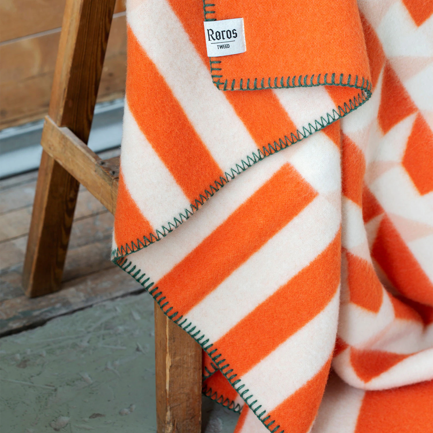 Røros Tweed Kvam Ullpläd 135x200 Cm, orange från Røros Tweed, bild 3