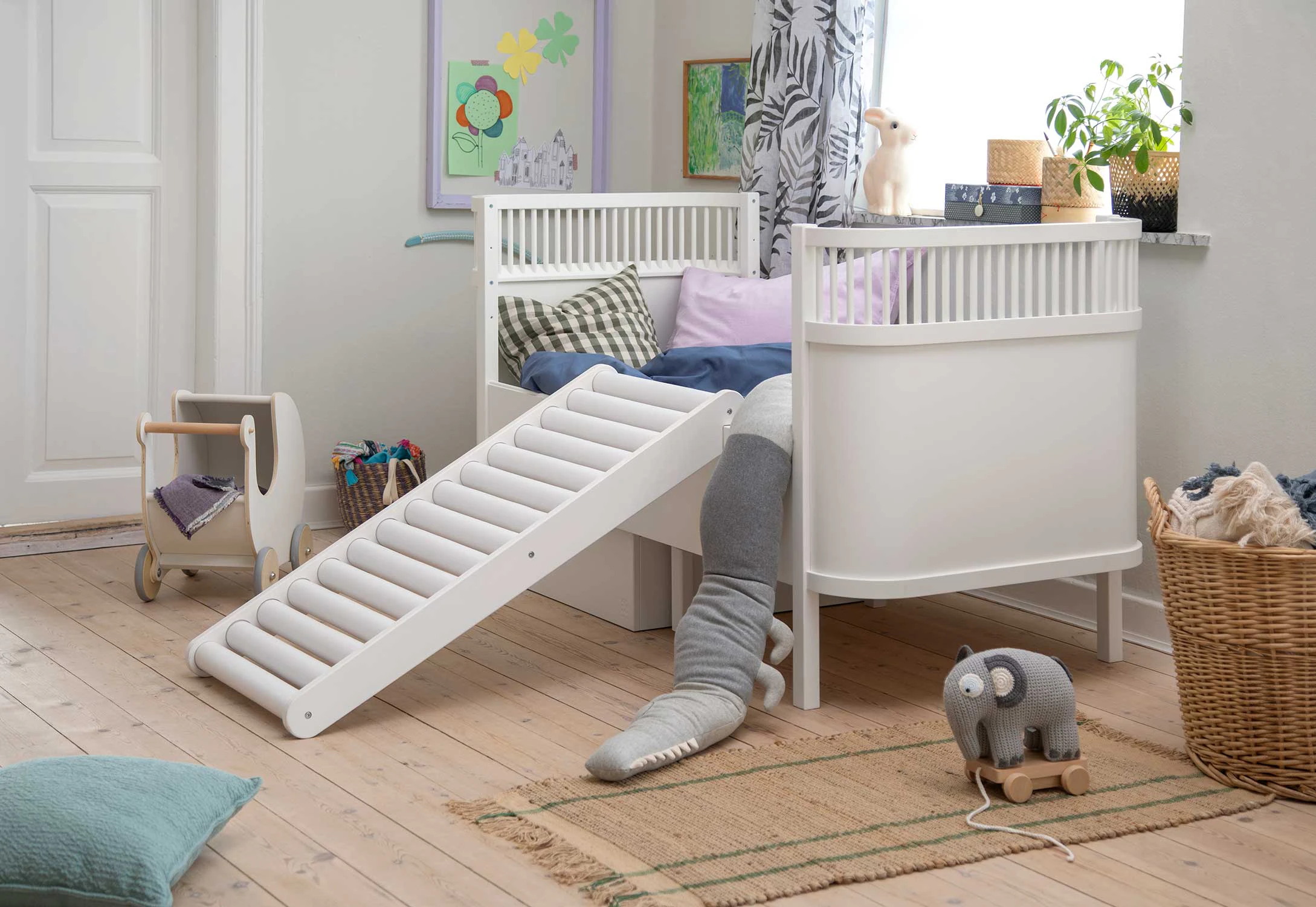 Sebra Barnsäng Baby & Jr, classic white från Sebra, bild 6
