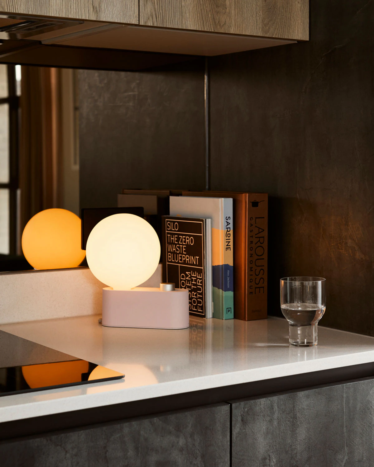 Tala Alumina Bordslampa Med Sphere Iv, rosa från Tala, bild 2