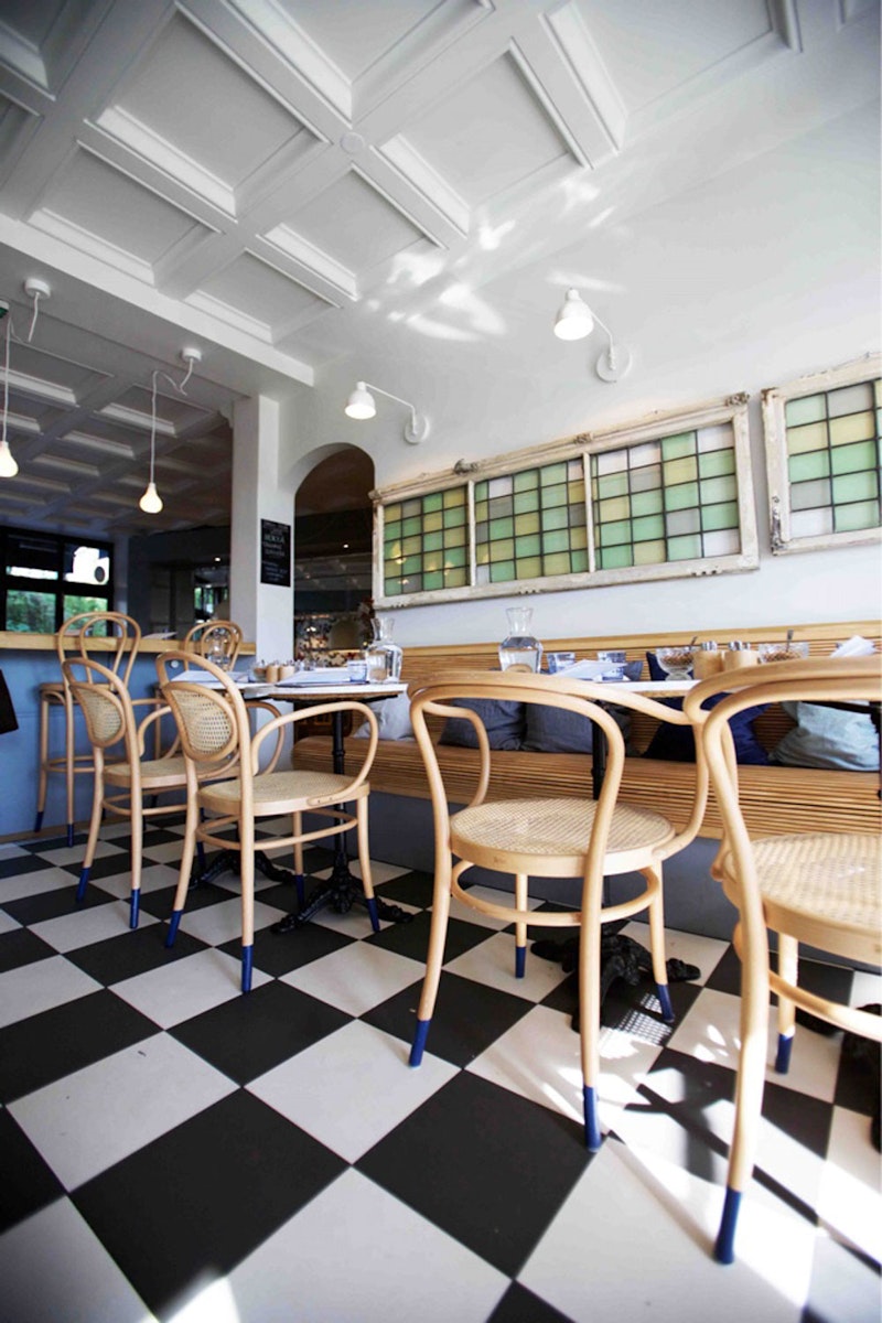 No 30 Karmstol Rotting, Vit från TON