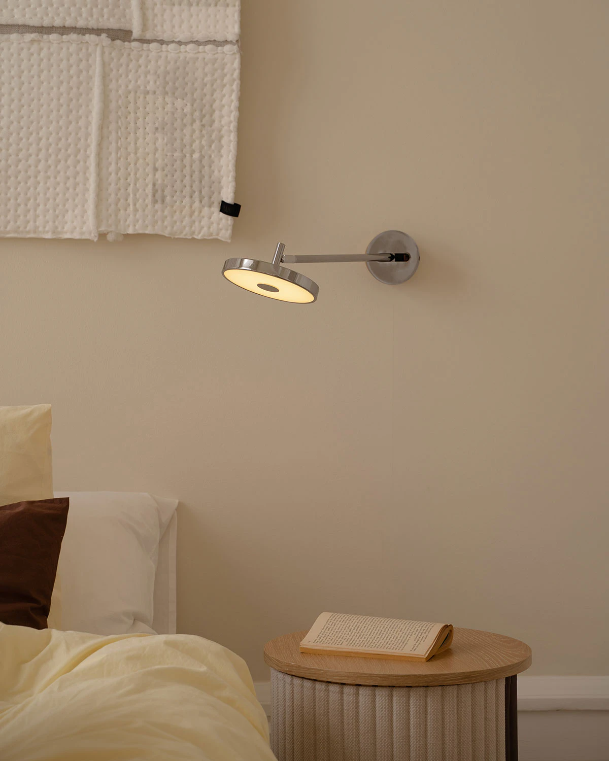 Umage Asteria Vägglampa Lång & Fastkopplad, polerat stål från Umage, bild 3