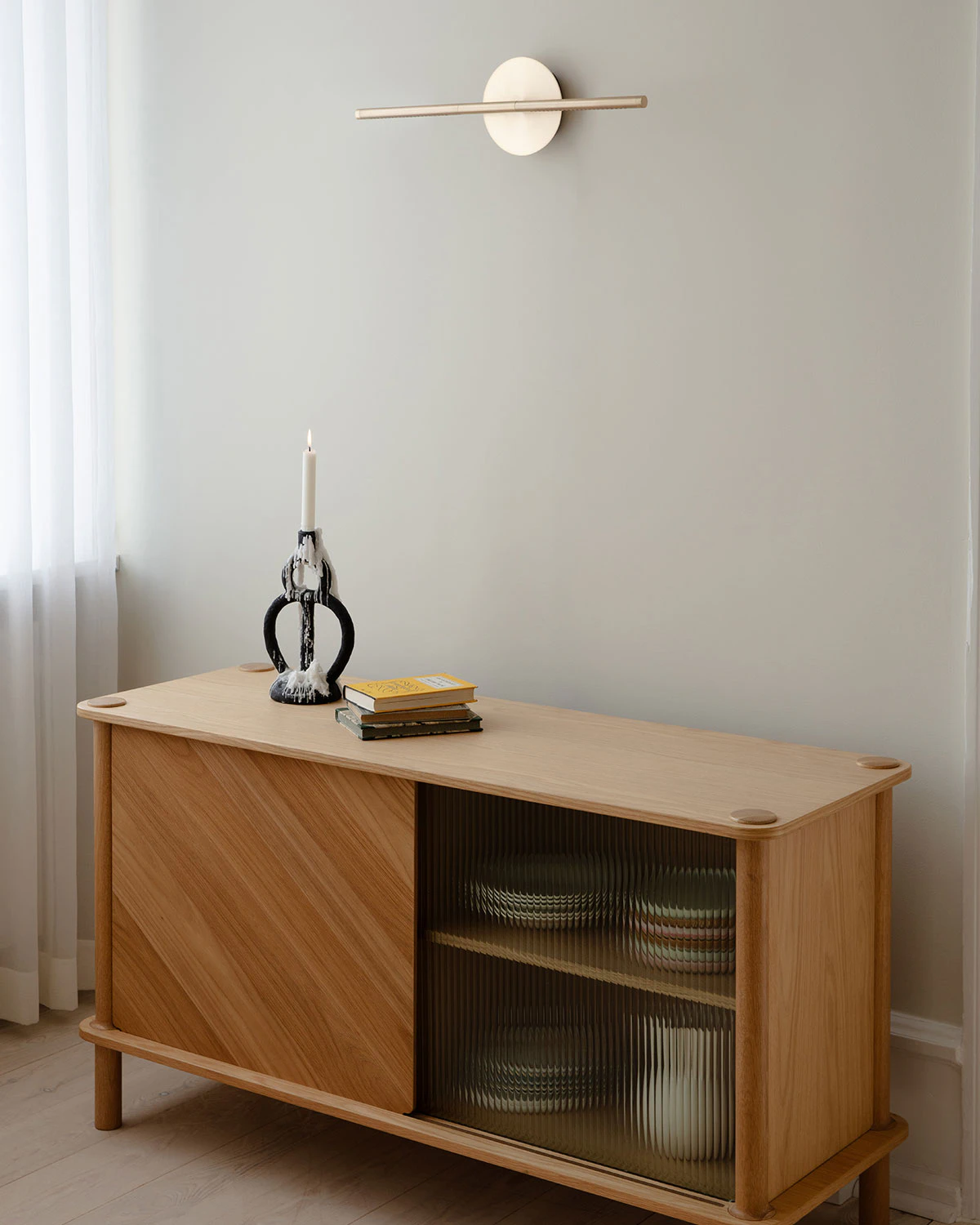 Umage Omni Vägglampa Mini, mässing från Umage, bild 3
