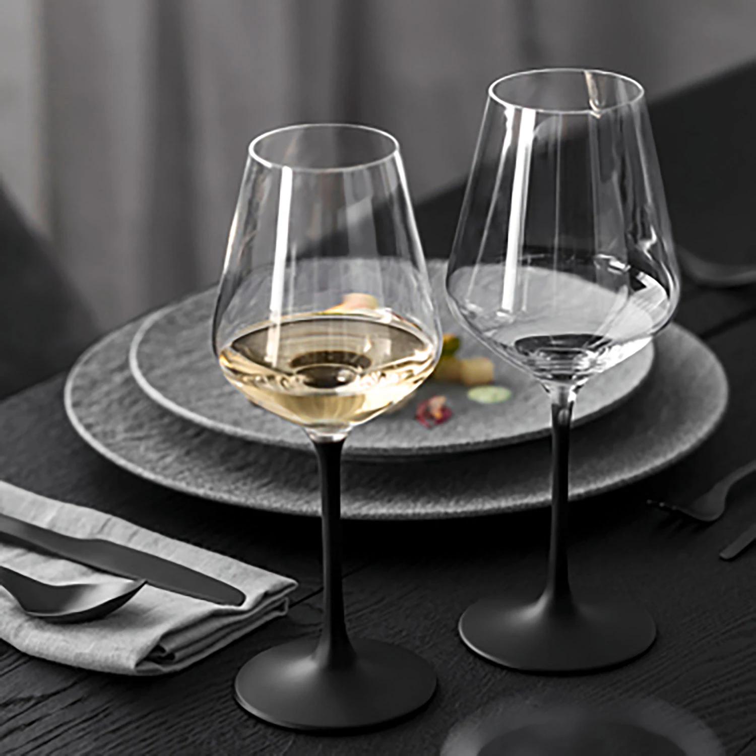Villeroy & Boch Manufacture Rock Rödvinsglas 47 Cl 4-pack, svart från Villeroy & Boch, bild 2