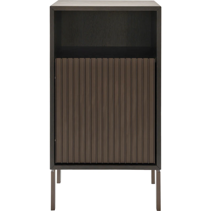 672 Sängbord Med Ben, Mörk Ek