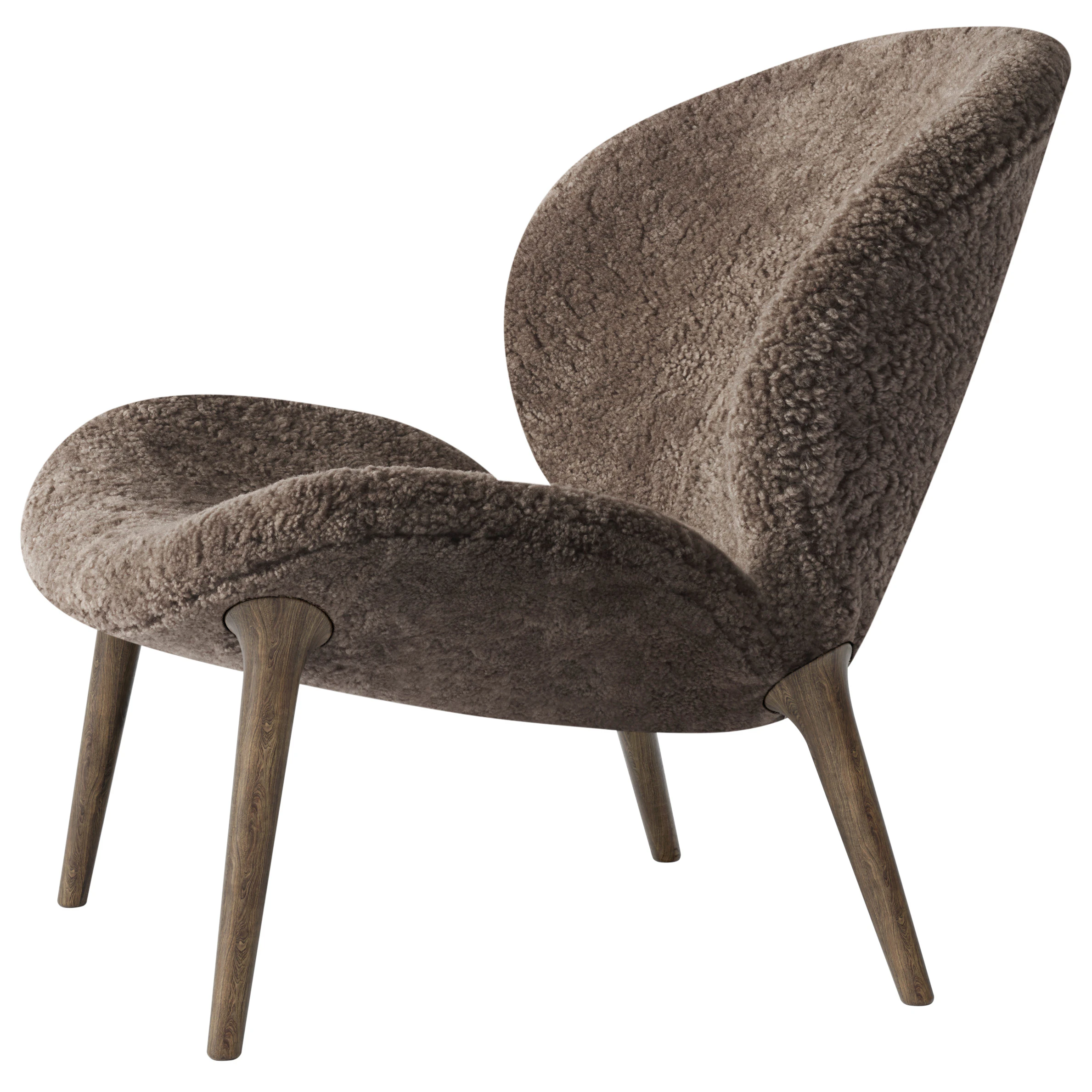 vipp lodge fåtölj låg rygg mörk ek / curly 07 - fårskinn umber