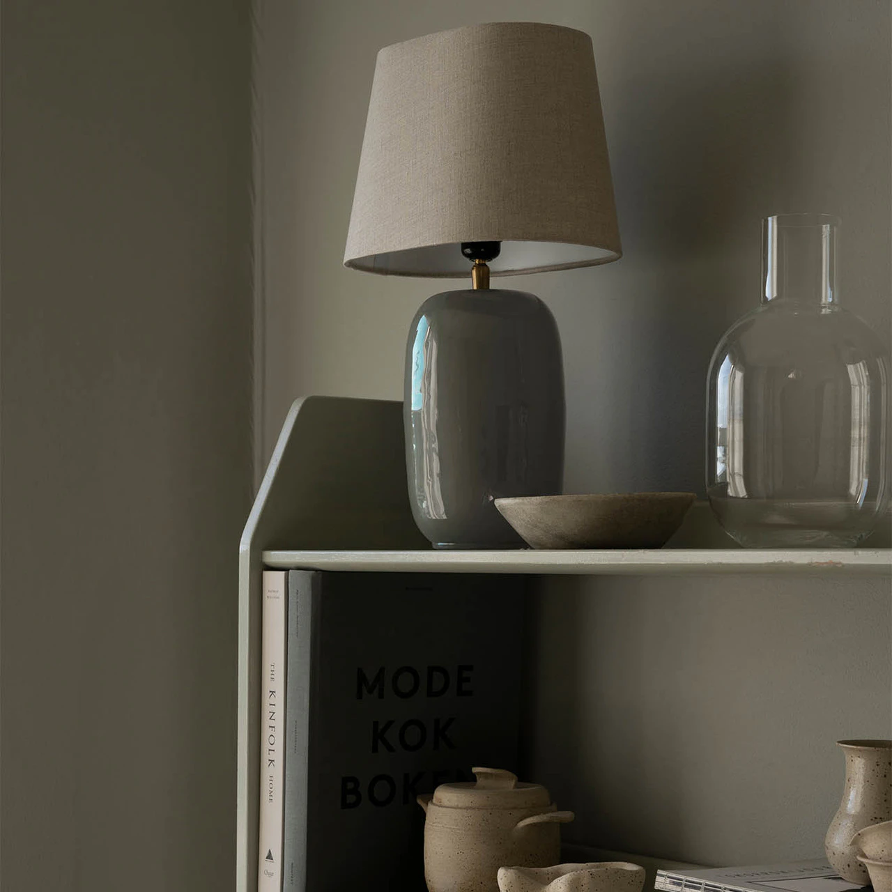 Watt & Veke Emily Lampfot, dusty green från Watt & Veke, bild 2