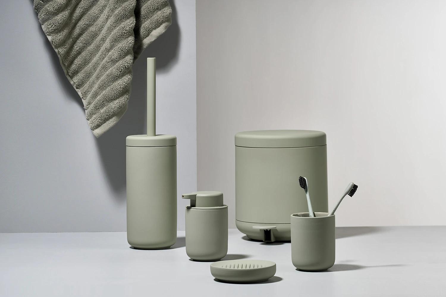 Zone Denmark Ume Tandborstmugg, eucalyptus från Zone Denmark, bild 2